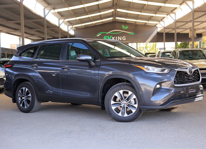 Toyota - HIGHLANDER - GLE 2025 باللون الرمادي