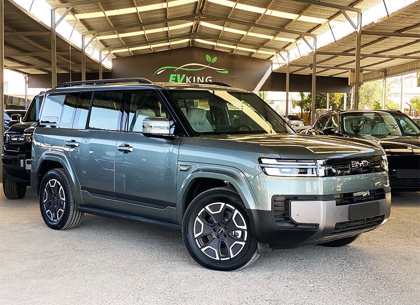 BYD Ti7 DM-P DYNAMIC 2027 باللون الأخضر